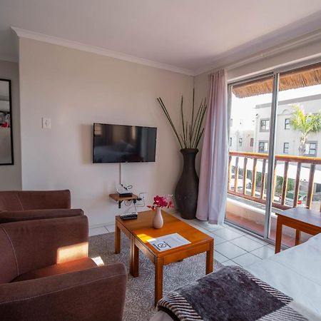 Broadway Self Catering Apartments Дурбанвиль Экстерьер фото