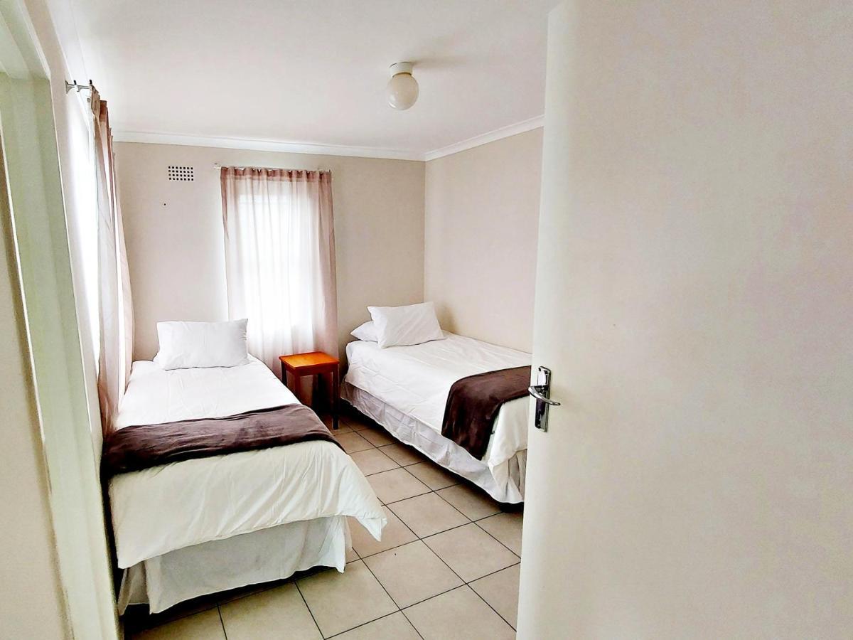 Broadway Self Catering Apartments Дурбанвиль Экстерьер фото