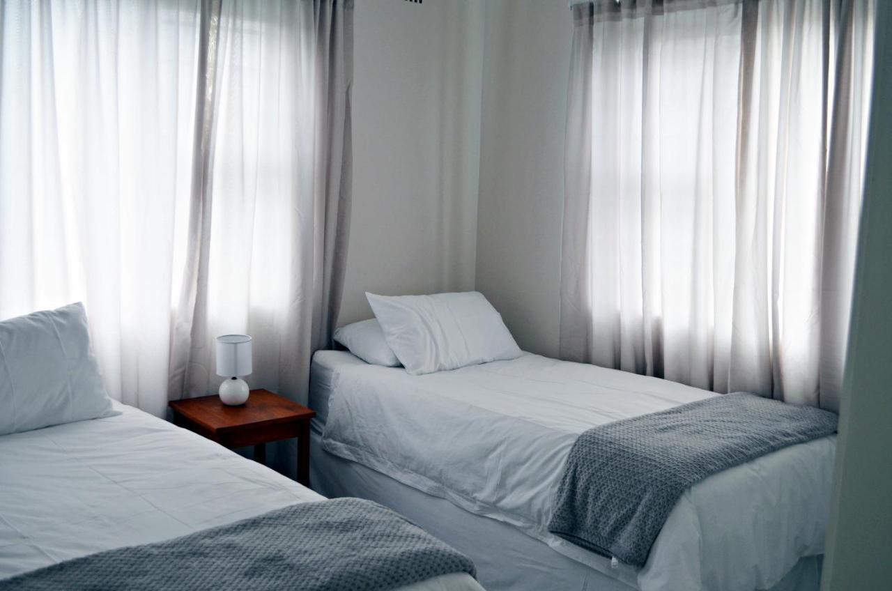 Broadway Self Catering Apartments Дурбанвиль Экстерьер фото