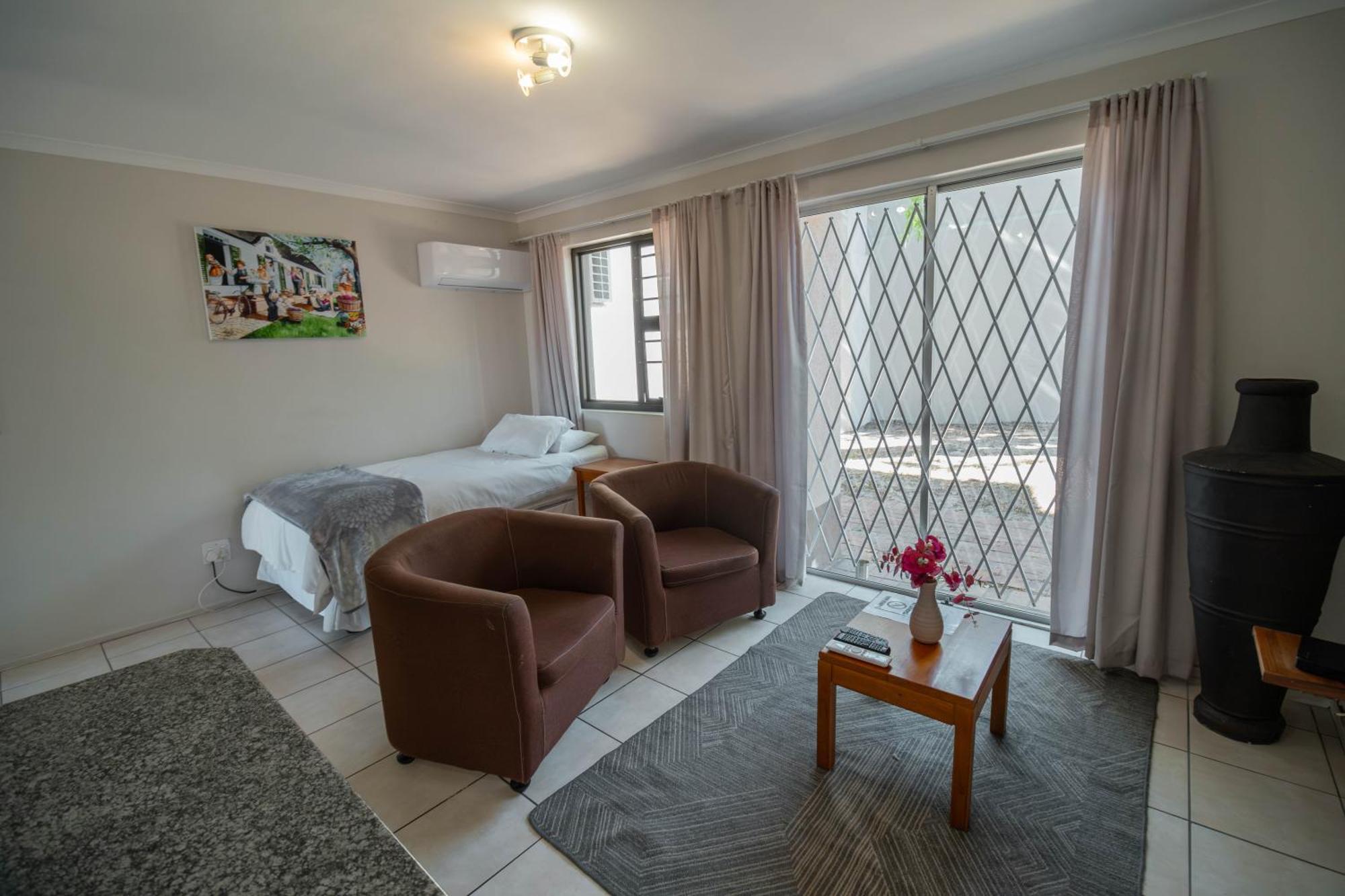 Broadway Self Catering Apartments Дурбанвиль Экстерьер фото