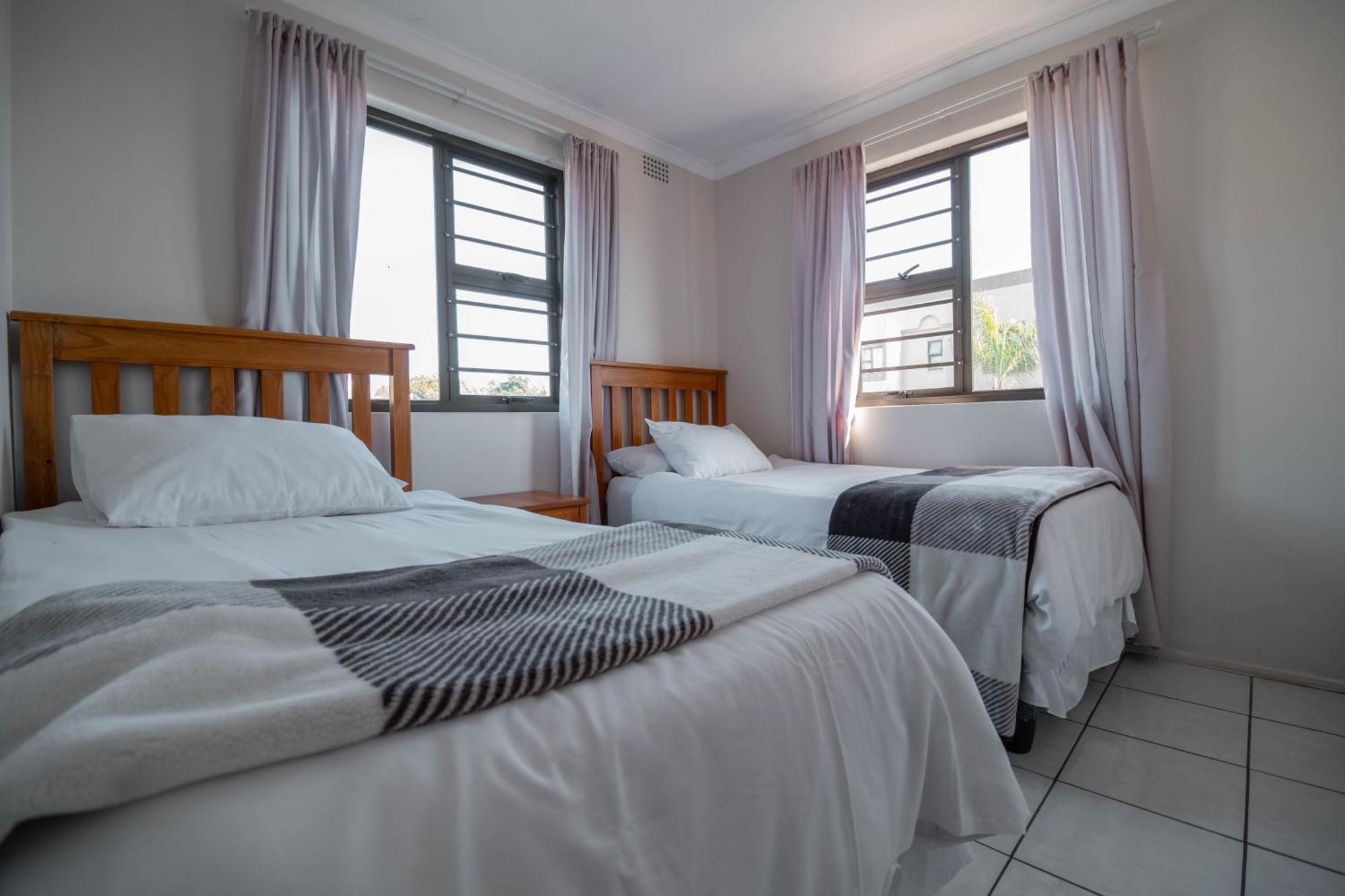 Broadway Self Catering Apartments Дурбанвиль Экстерьер фото